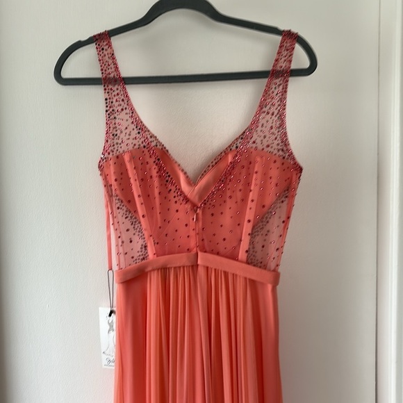 Jolene Prom Dress 4 - Picture 10 of 13